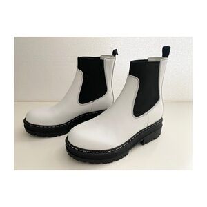 Marc Fisher LTD Patrick Chelsea Leather Pull On White Boots Sz 6
